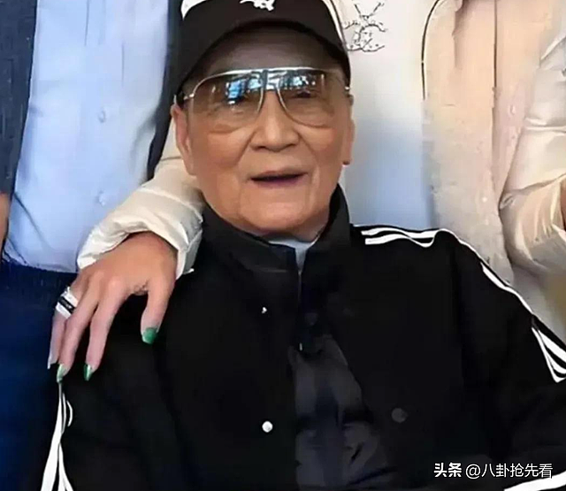 索赔51万只是开胃菜，难怪谢贤刚下葬，谢霆锋就迫不及待的“逃” - 10