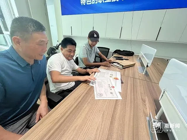 14名残疾人用AI做了部爆款短剧，是开始还是终点? - 1