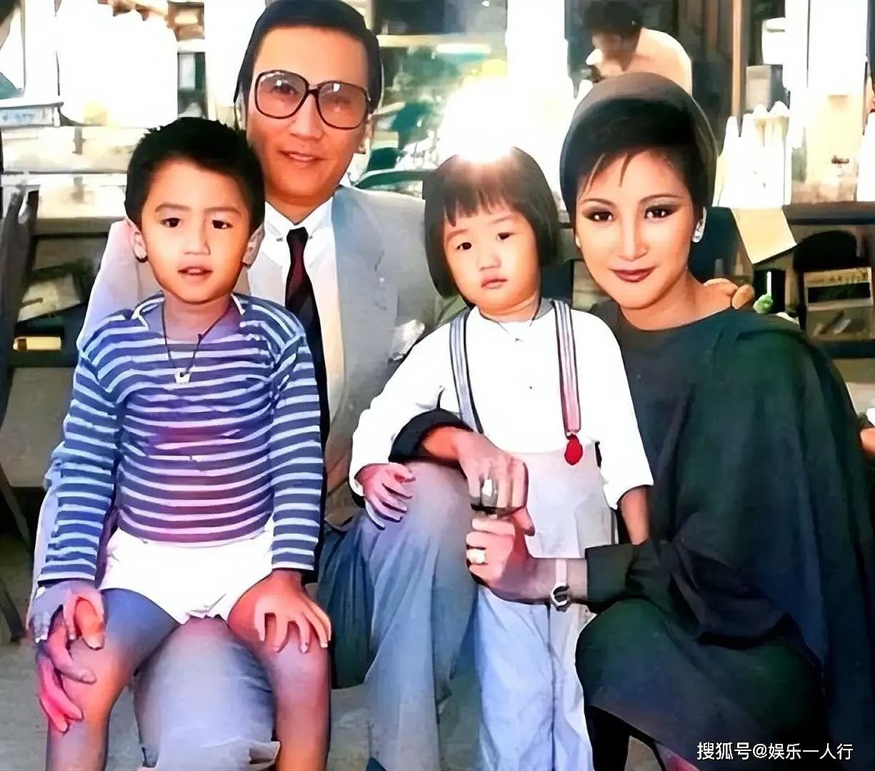 原来谢贤最宠爱的不是狄波拉，也不是甄珍，而是... - 14