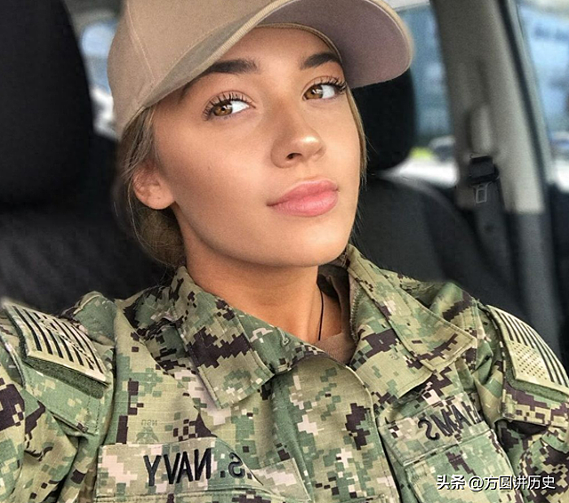 95后美军女兵不雅照疯传，金发碧眼身材丰腴，曾自拍售卖成人视频 - 1
