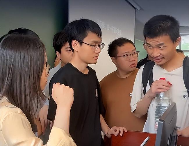 王虹得大奖不到24小时，一场大型网暴正在上演 - 17
