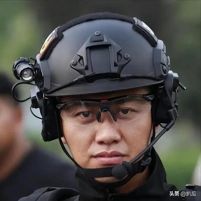 41岁赵荀现状:骨盆用3颗钉子挂在腰上,“特种兵爆改成美娇娘” - 14