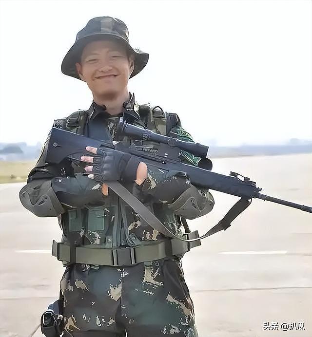 41岁赵荀现状:骨盆用3颗钉子挂在腰上,“特种兵爆改成美娇娘” - 18