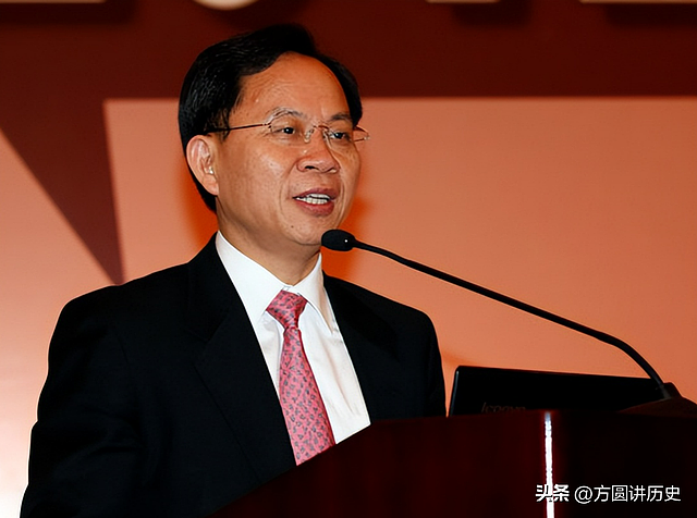 他曾因受贿、重婚罪入狱一年，出狱后洗心革面，如今名利双收 - 4