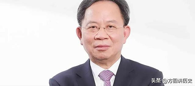 他曾因受贿、重婚罪入狱一年，出狱后洗心革面，如今名利双收 - 5