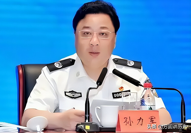 警界“第一大虎”,49岁成副部长,受贿6亿,受审时还嬉皮笑脸 - 3