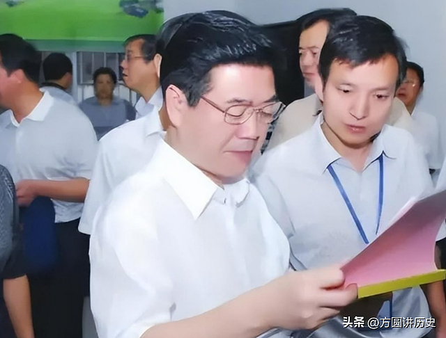 破格提拔情妇当区长,带全家敛财超千万,李亿龙到底有多贪? - 3