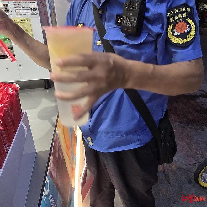 “30杯冰鲜柠檬水，请不要退款！”成都一饮品店接到一笔特殊的大订单 - 5