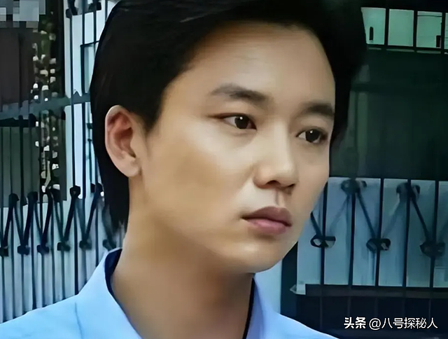 因太帅被“封杀”，太穷被老婆离婚，如今56岁重新翻红成叔圈顶流 - 5