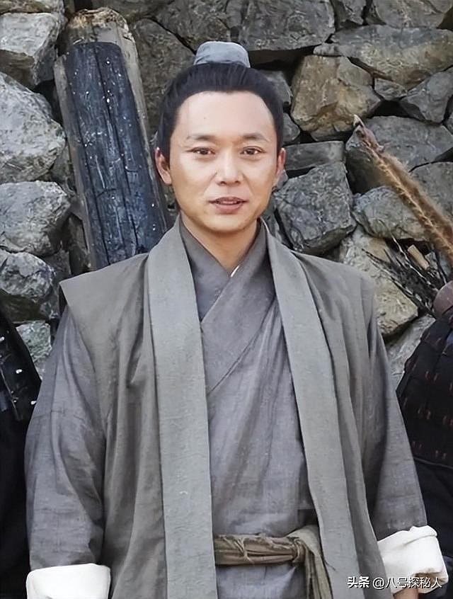 因太帅被“封杀”，太穷被老婆离婚，如今56岁重新翻红成叔圈顶流 - 13