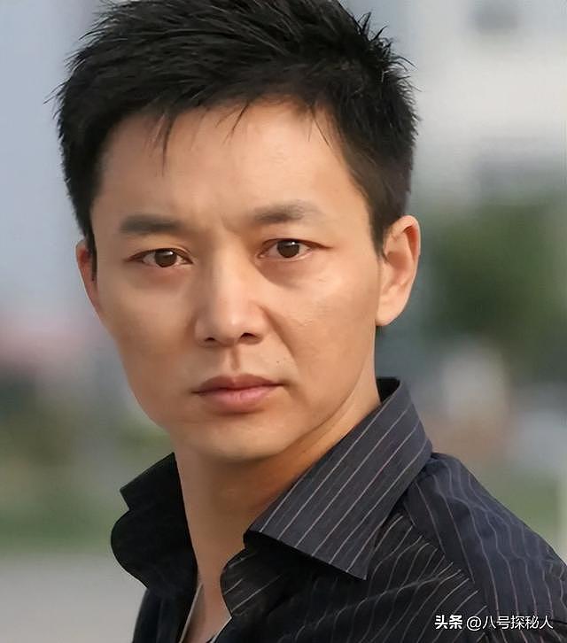 因太帅被“封杀”，太穷被老婆离婚，如今56岁重新翻红成叔圈顶流 - 14