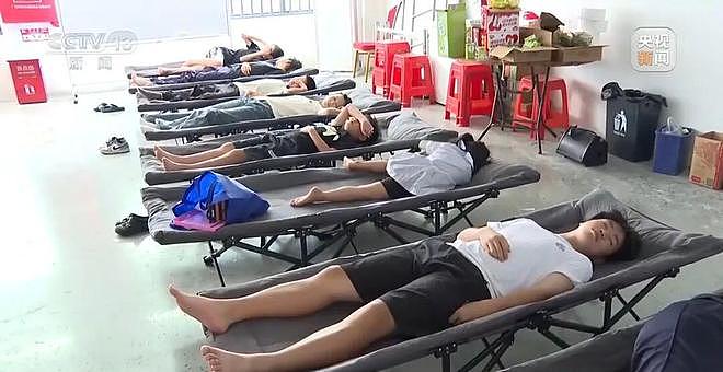 免费托管、带薪陪娃!广州这家工厂,火了 - 6