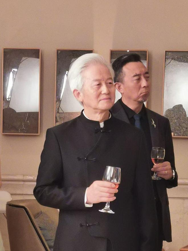 “霸总”摆摊卖菜，群演改卖凉皮，“家主”回家带孙子……AI冲击下，短剧演员掀起改行潮 - 5