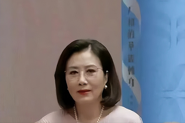 谢婷婷最大靠山曝光了，不是狄波拉也不是谢霆锋，竟是一个圈外人 - 17