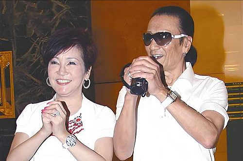谢婷婷最大靠山曝光了，不是狄波拉也不是谢霆锋，竟是一个圈外人 - 19