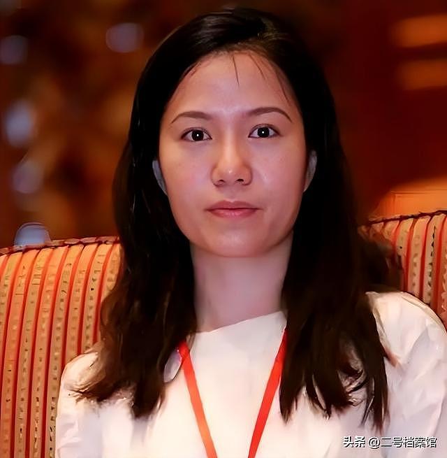 丧夫9个月后，好友公开晒照，翁帆变化真大，估计和你想的不一样 - 3