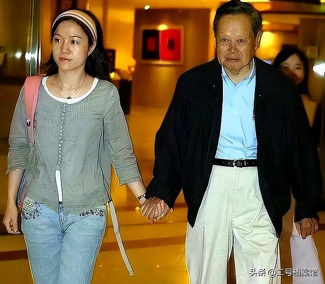 丧夫9个月后，好友公开晒照，翁帆变化真大，估计和你想的不一样 - 6