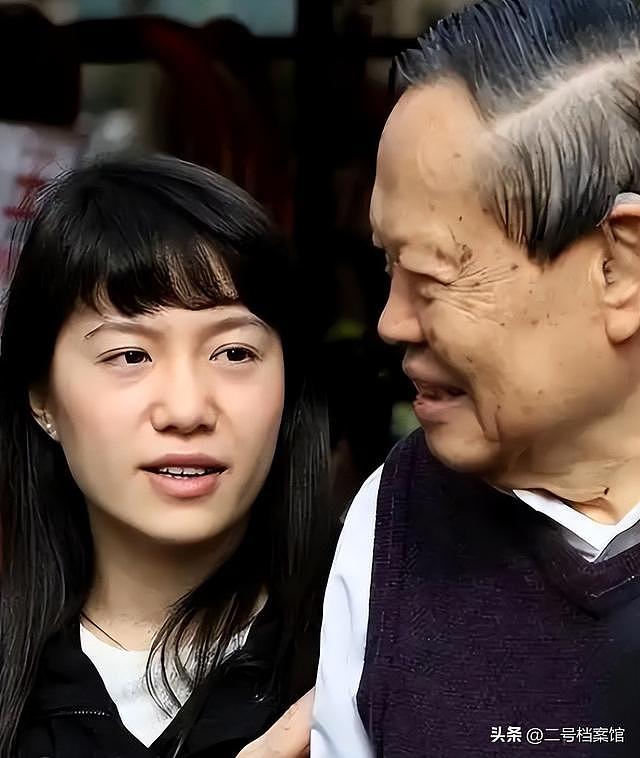 丧夫9个月后，好友公开晒照，翁帆变化真大，估计和你想的不一样 - 14