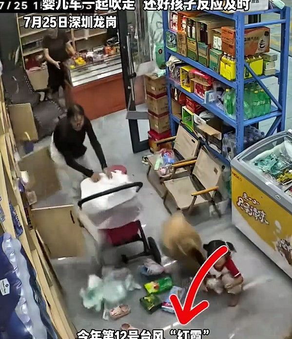 台风云霞太猛！深圳女童连人带床遭怪风扯出室外，监控拍下惊险瞬间（视频/组图） - 7