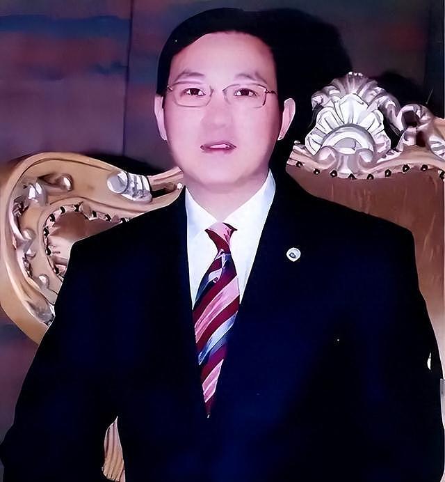 密春雷再传噩耗!欠钱只是冰山一角,老婆董卿也救不了他 - 1