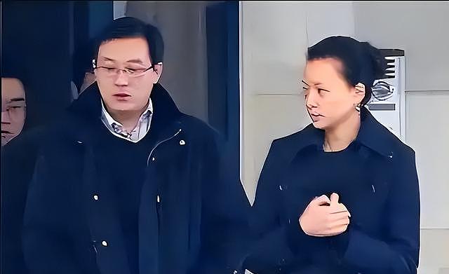 密春雷再传噩耗!欠钱只是冰山一角,老婆董卿也救不了他 - 14