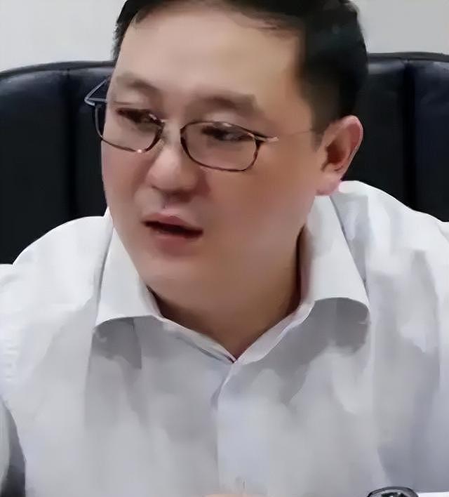 密春雷再传噩耗!欠钱只是冰山一角,老婆董卿也救不了他 - 17