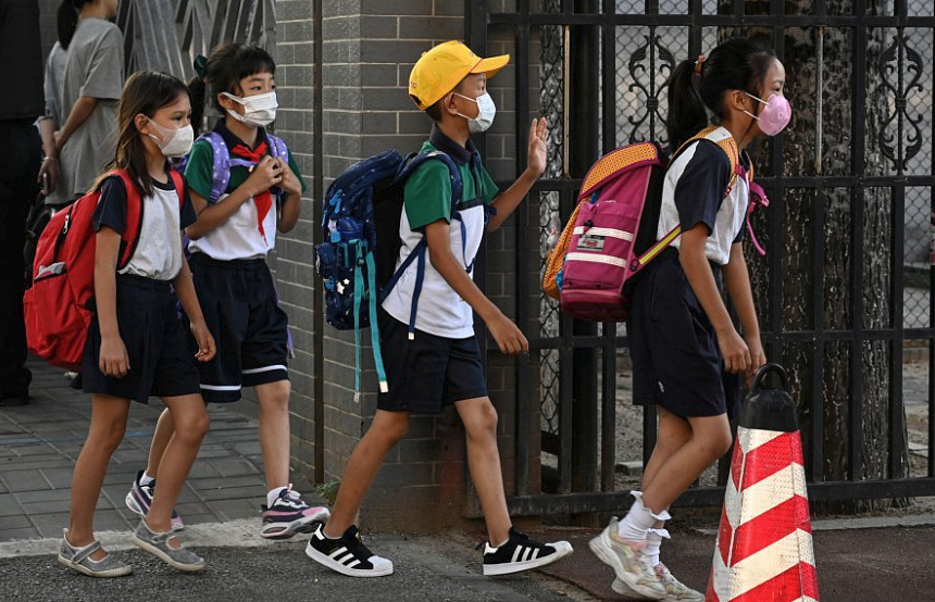 少子化冲击!中国2025年日均关闭81所小学及幼儿园 - 1