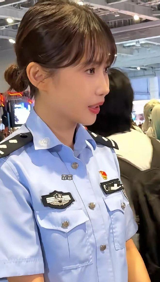 上海女警撞脸邱淑贞走红,网友调侃:比邱淑贞亲生女儿还像本尊 - 3