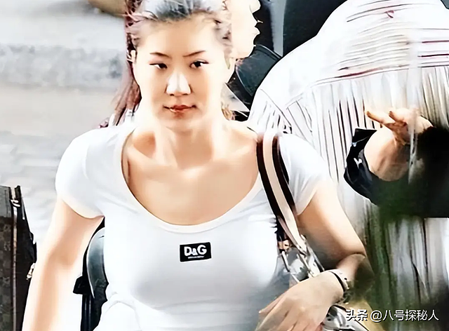 Coco再度悼念谢贤情绪失控，掩面痛哭恭敬鞠躬，自曝吃不下东西（组图） - 15