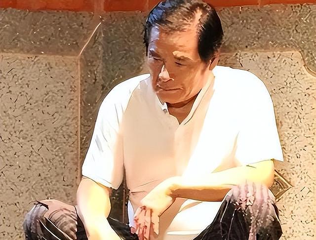 “6个老婆”同住一屋，每人每月7万零花钱，71岁又娶第7房小娇妻（组图） - 10