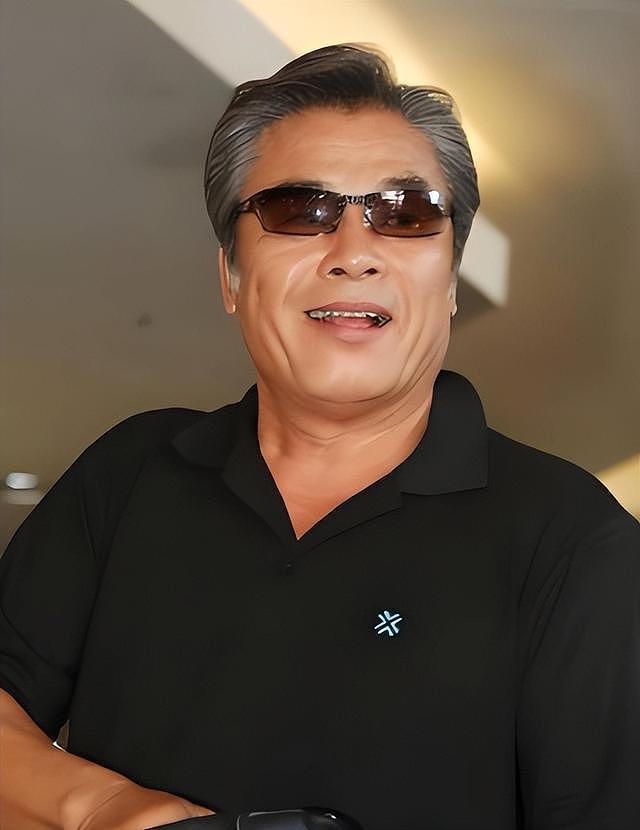 “6个老婆”同住一屋，每人每月7万零花钱，71岁又娶第7房小娇妻（组图） - 17
