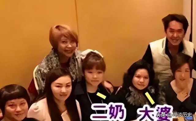 “六个老婆”同住一屋，每人每月7万零花钱，71岁又娶第七房娇妻 - 8