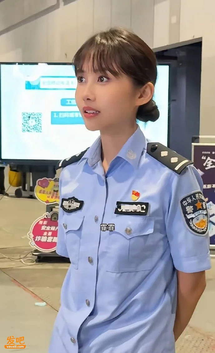 上海女警撞脸邱淑贞，五官气质几乎一模一样 - 4