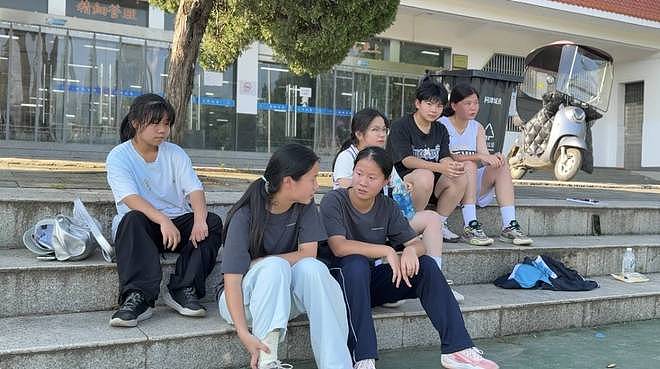 高考699分女生韩雅平被清华大学录取：全村的骄傲！母亲残疾父亲打零工，被称“女版庞众望” - 3