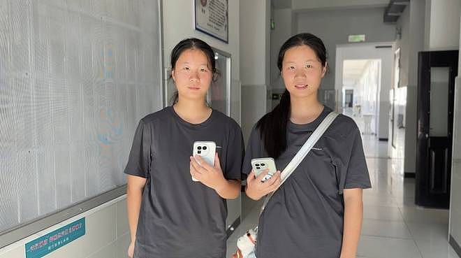 高考699分女生韩雅平被清华大学录取：全村的骄傲！母亲残疾父亲打零工，被称“女版庞众望” - 4