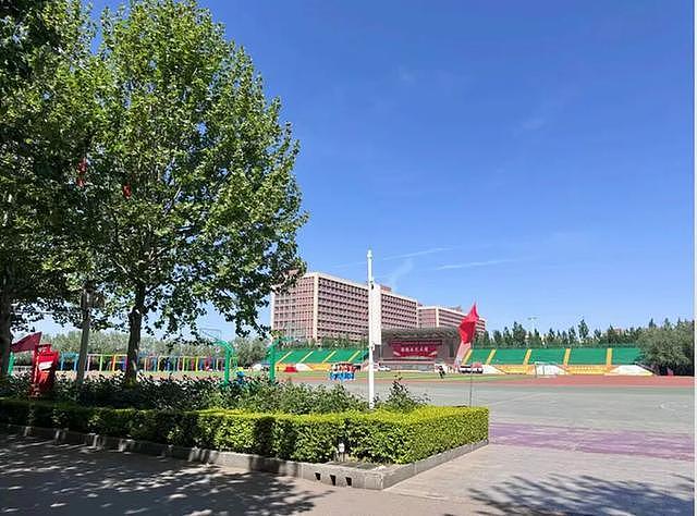 河北衡水一中学创办人举报当地多名公职人员侵吞学校资产：2元买走价值8亿元股权，学费、餐费转入校外公司；当地纪委监委、教育局介入调查 - 2
