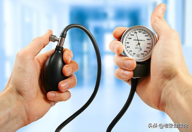 长期在睡前玩手机的人，会付出啥代价？医生：或要承担这6种痛苦 - 5