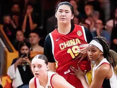 演不下去了！中国女篮狂输美国不到24小时，炸出一堆牛蛇鬼神，姚明15年前那句话，如今字字见血！宫鲁鸣被骂惨了 - 2