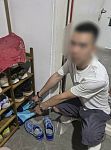 女子发现家中现金悄悄“缩水”10万余元，以为自己记错钱数，装上监控一看立刻报警，前邻居从楼道鞋柜中拿了备用钥匙5次入室盗窃