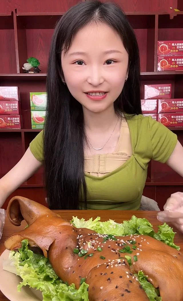 百万吃播网红“莹莹”去世,年仅24岁!知情人曝原因 - 12