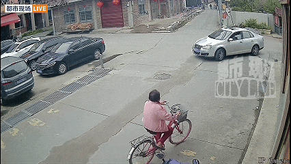 Một người đàn ông ở Quảng Đông đã giúp đỡ một người già bị ngã nhưng sau đó bị kiện đòi bồi thường 920.000 nhân dân tệ! Gia đình người già cho rằng gió, tiếng ồn và sự hoảng sợ là nguyên nhân gây ra cú ngã (ảnh) - 2