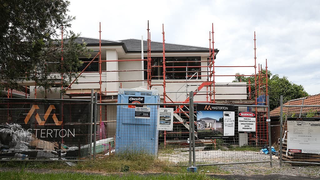 原报道所载住宅施工现场资料照片，拍摄日期未注明