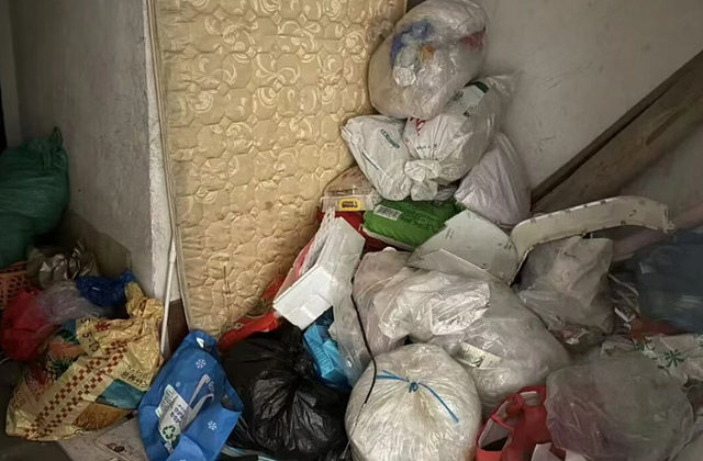江西消防报道中的家庭废品堆积实拍