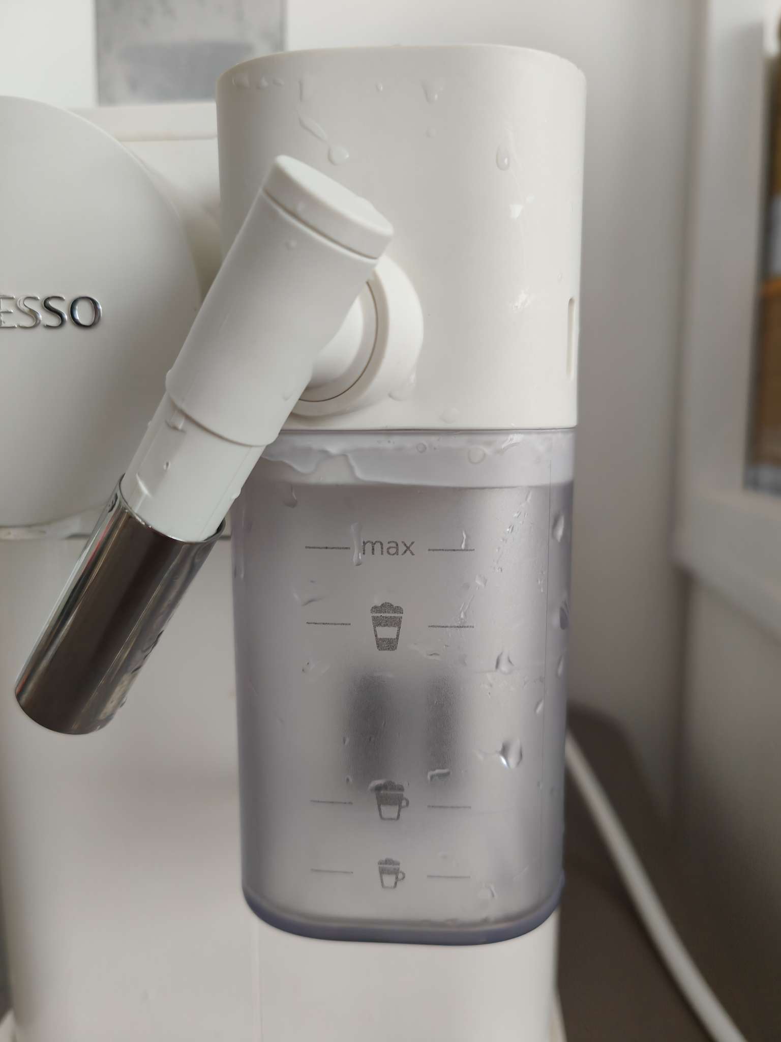 今日墨尔本Nespresso Lattissima One 胶囊咖啡机甩卖 Nespresso Lattissima One 胶囊咖啡机甩卖