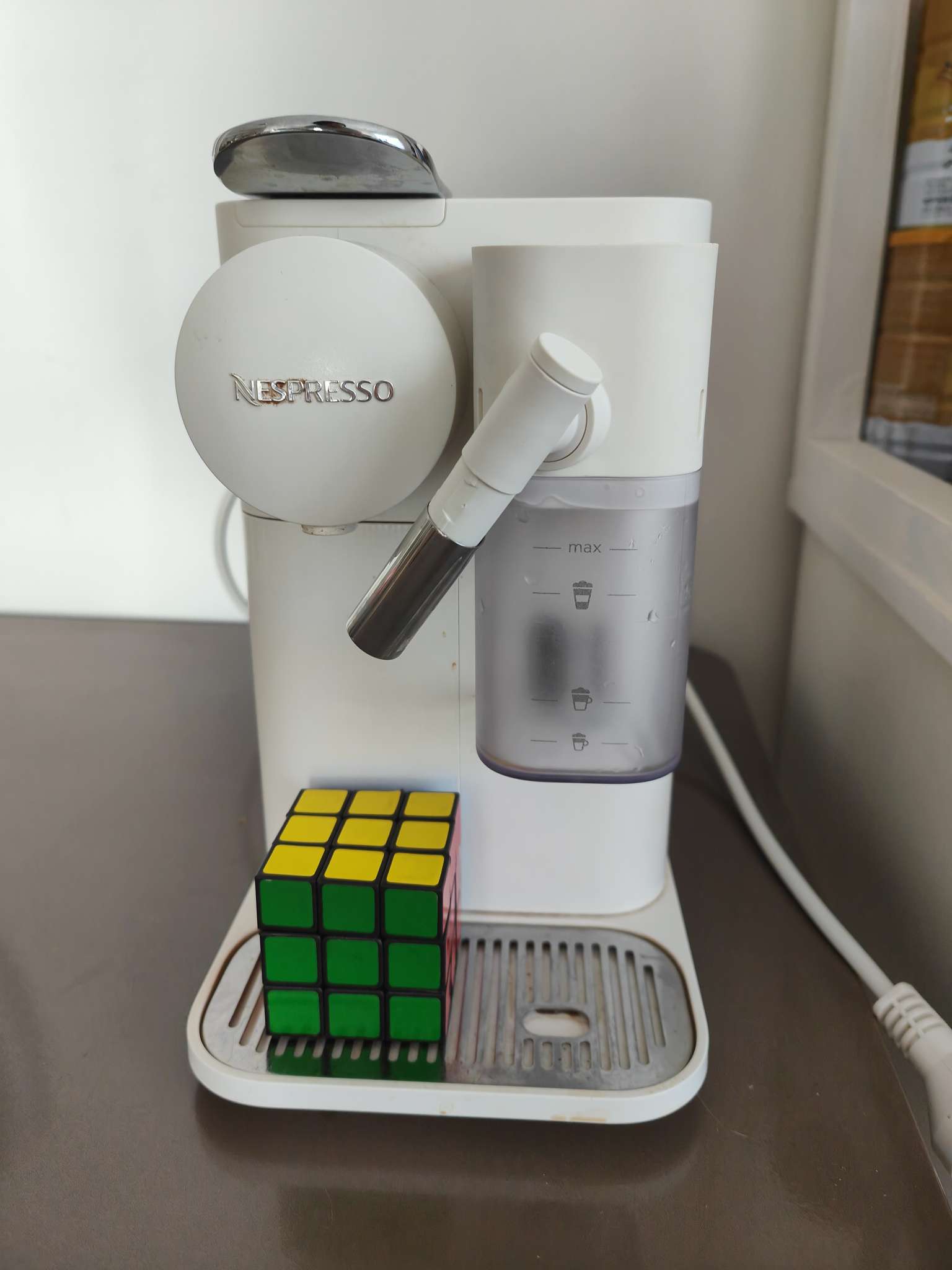今日墨尔本Nespresso Lattissima One 胶囊咖啡机甩卖 Nespresso Lattissima One 胶囊咖啡机甩卖