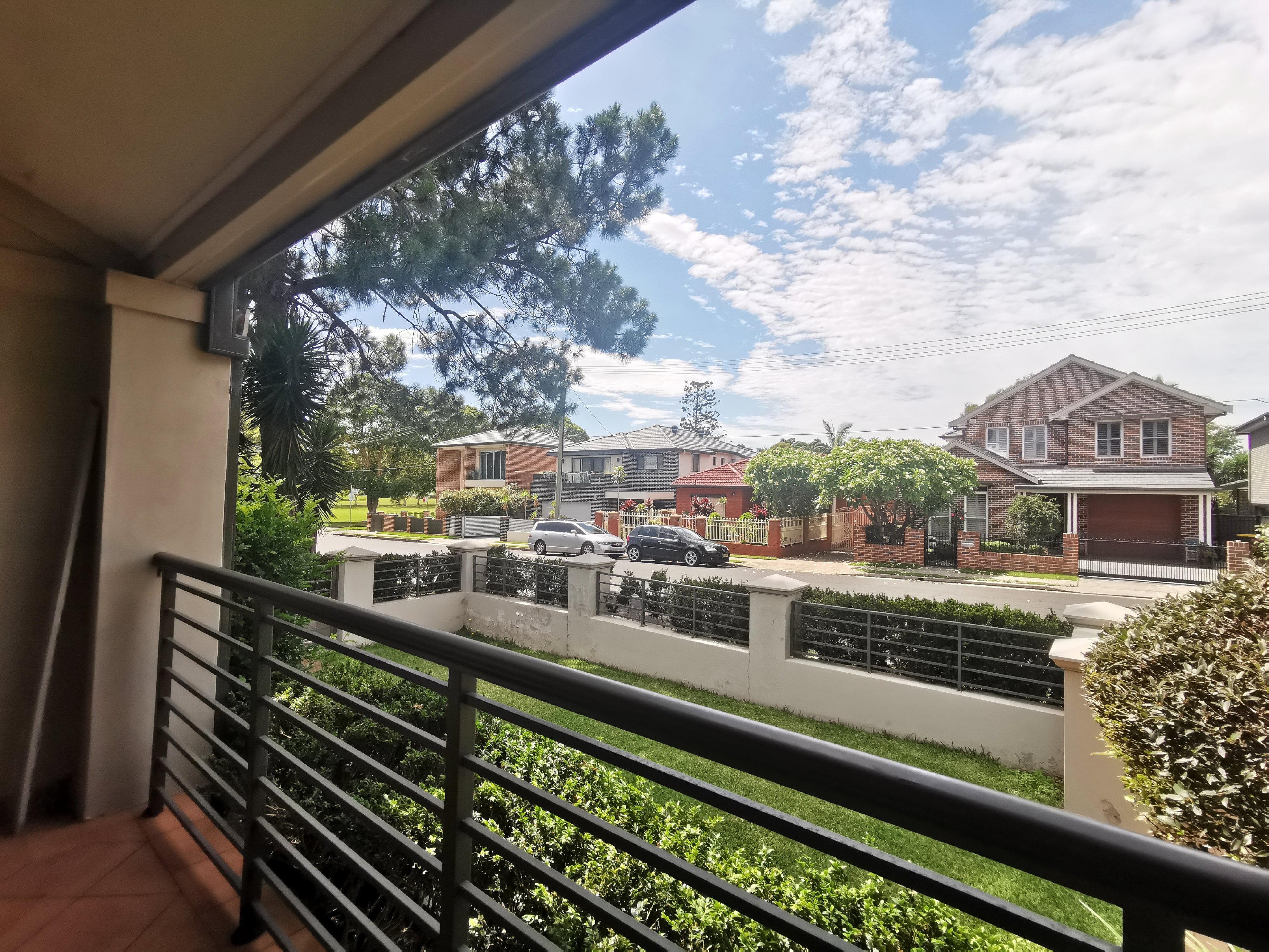 今日悉尼Burwood 房主直租 高品质安静清洁超大双人房租男士男学生 Burwood 房主直租 高品质安静清洁超大双人房租男士男学生