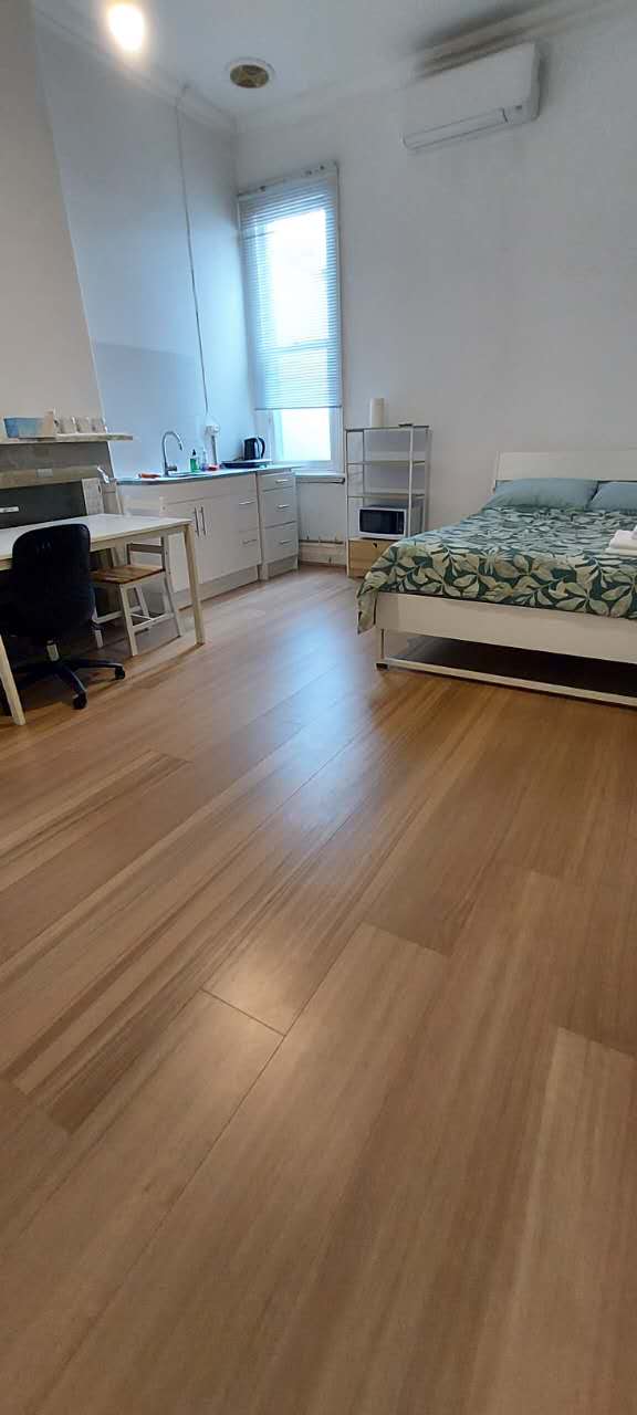 今日墨尔本Newtown 悉大旁2个很新Studios新空调 Newtown 悉大旁2个很新Studios新空调