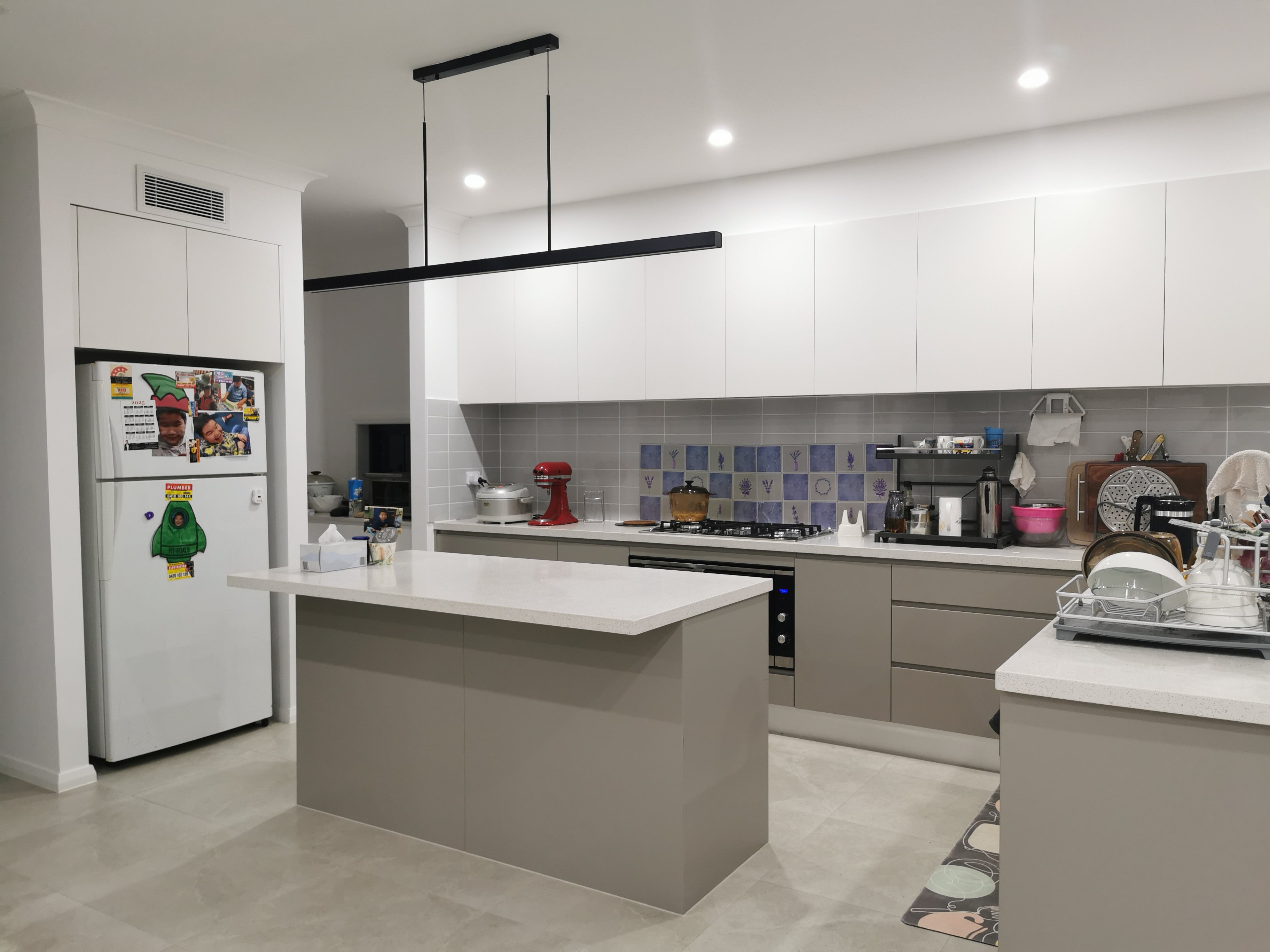 今日悉尼Hurstville 全新双层House 步行十分钟火车站 商场 Hurstville 全新双层House 步行十分钟火车站 商场
