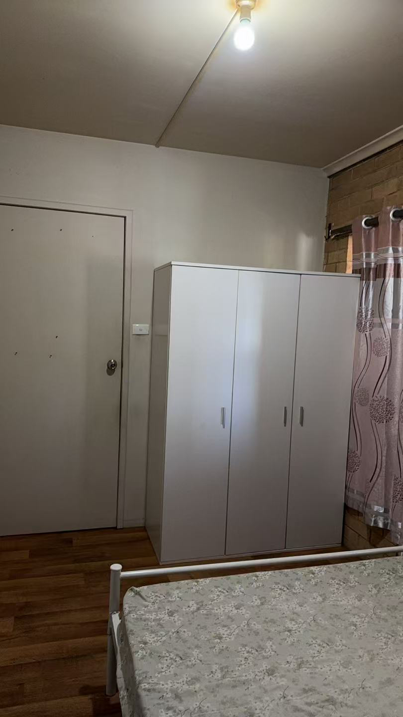 今日悉尼Blacktown 近火车站静街house单间出租 Blacktown 近火车站静街house单间出租