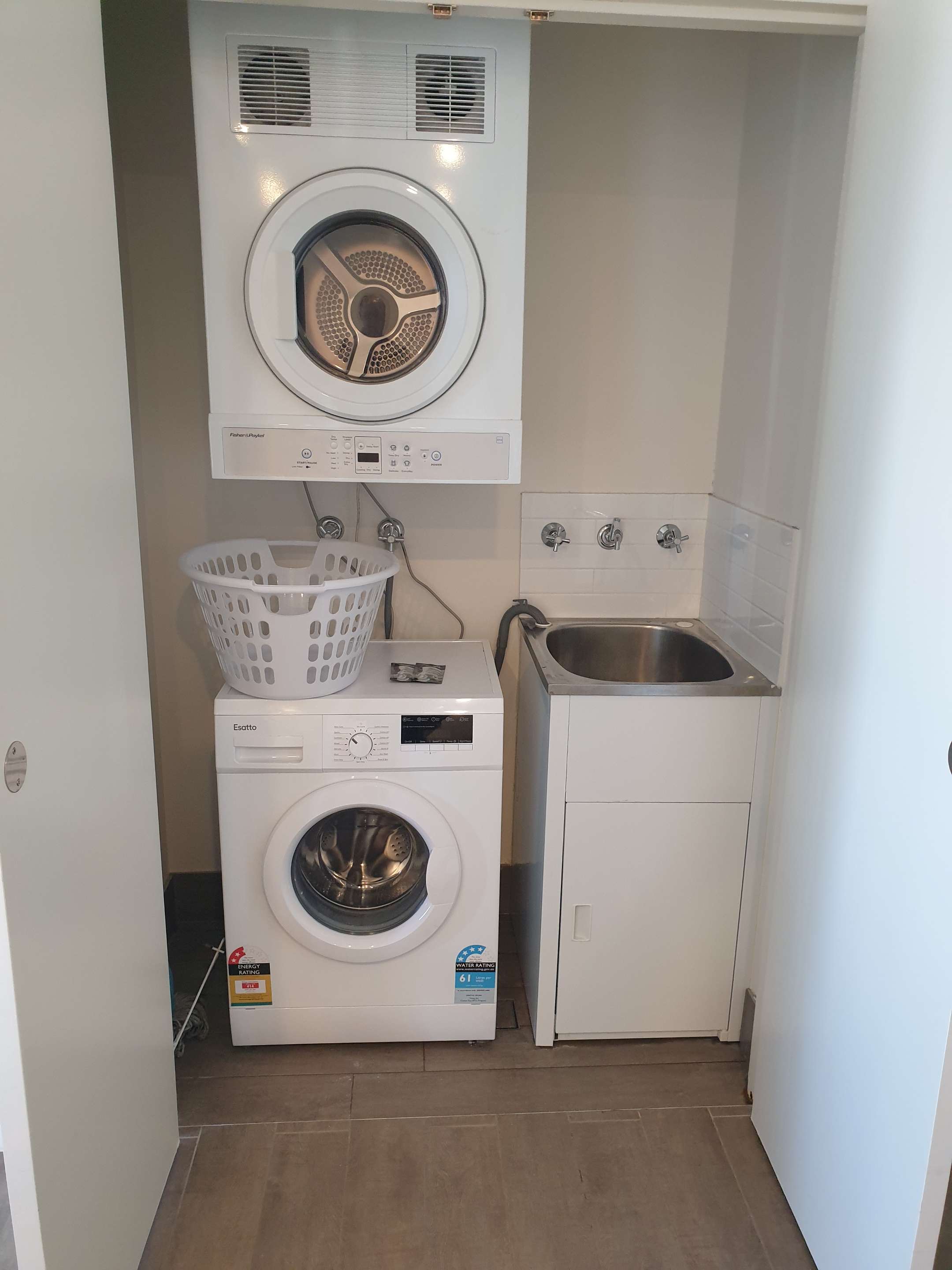 今日悉尼Wentworth Point 江景公寓private room出租带 Wentworth Point 江景公寓private room出租带